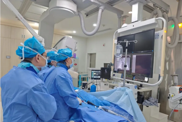 创元网 心血管专家团队精准施策，左心耳封堵术为高卒中风险患者托起“心”希望